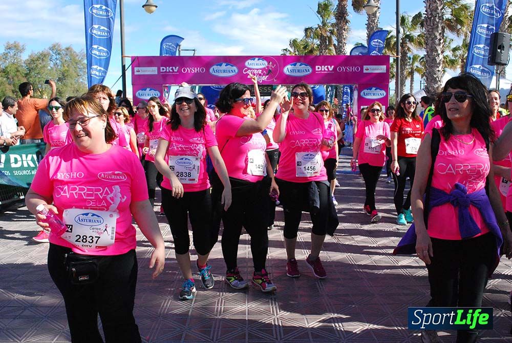 Carrera de la Mujer Valencia 2016: meta (de 1:22 a 1:32)