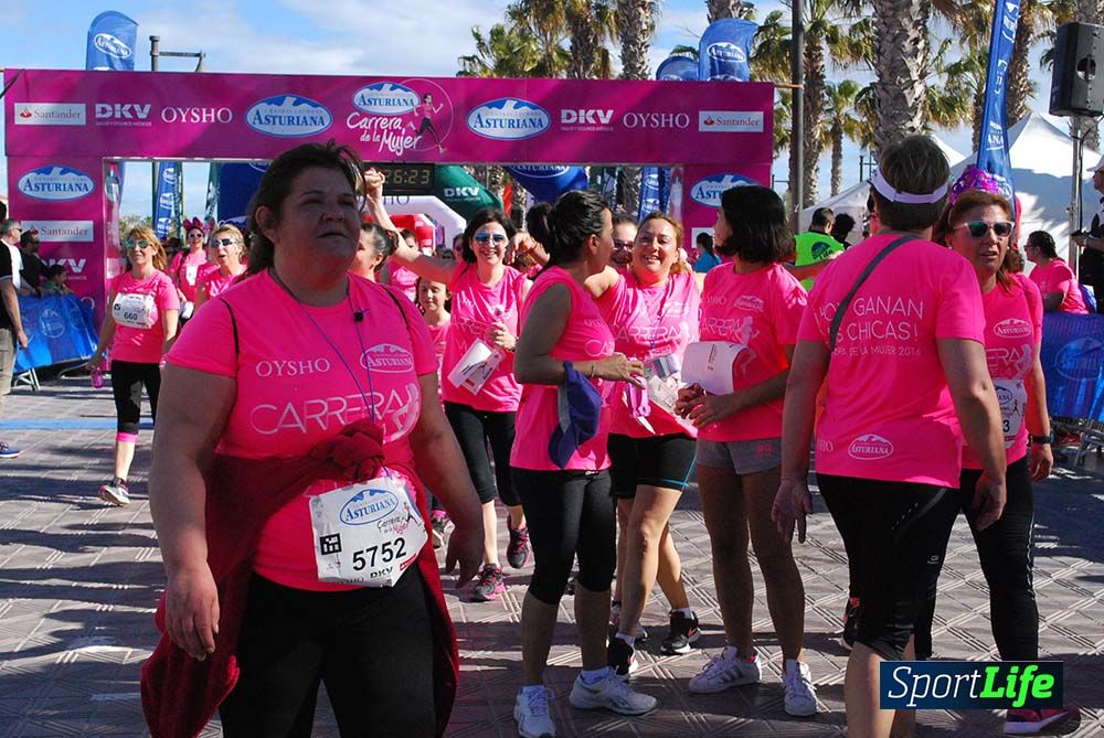Carrera de la Mujer Valencia 2016: meta (de 1:22 a 1:32)