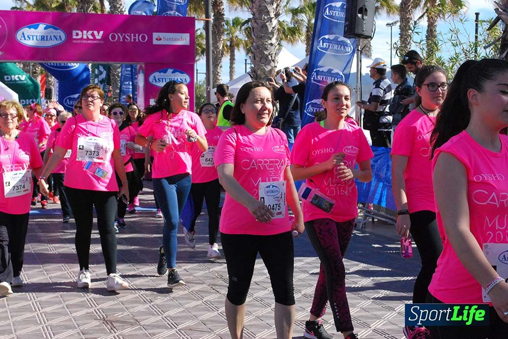 Carrera de la Mujer Valencia 2016: meta (de 1:22 a 1:32)