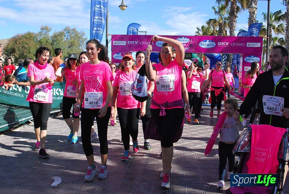Carrera de la Mujer Valencia 2016: meta (de 1:22 a 1:32)