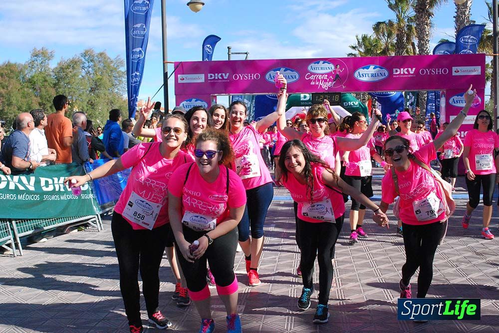 Carrera de la Mujer Valencia 2016: meta (de 1:22 a 1:32)
