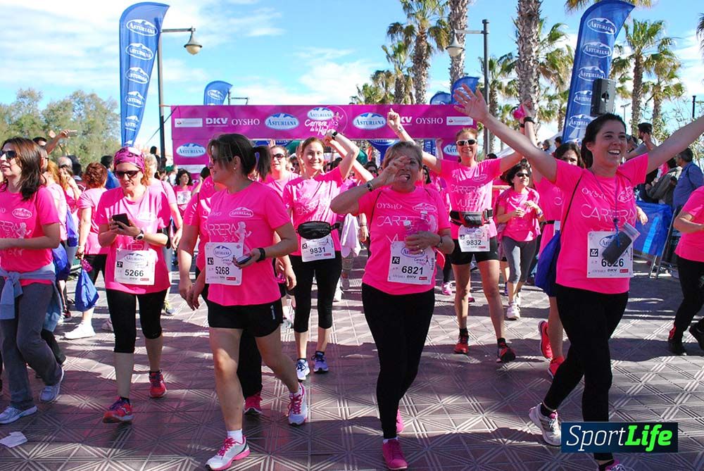 Carrera de la Mujer Valencia 2016: meta (de 1:22 a 1:32)