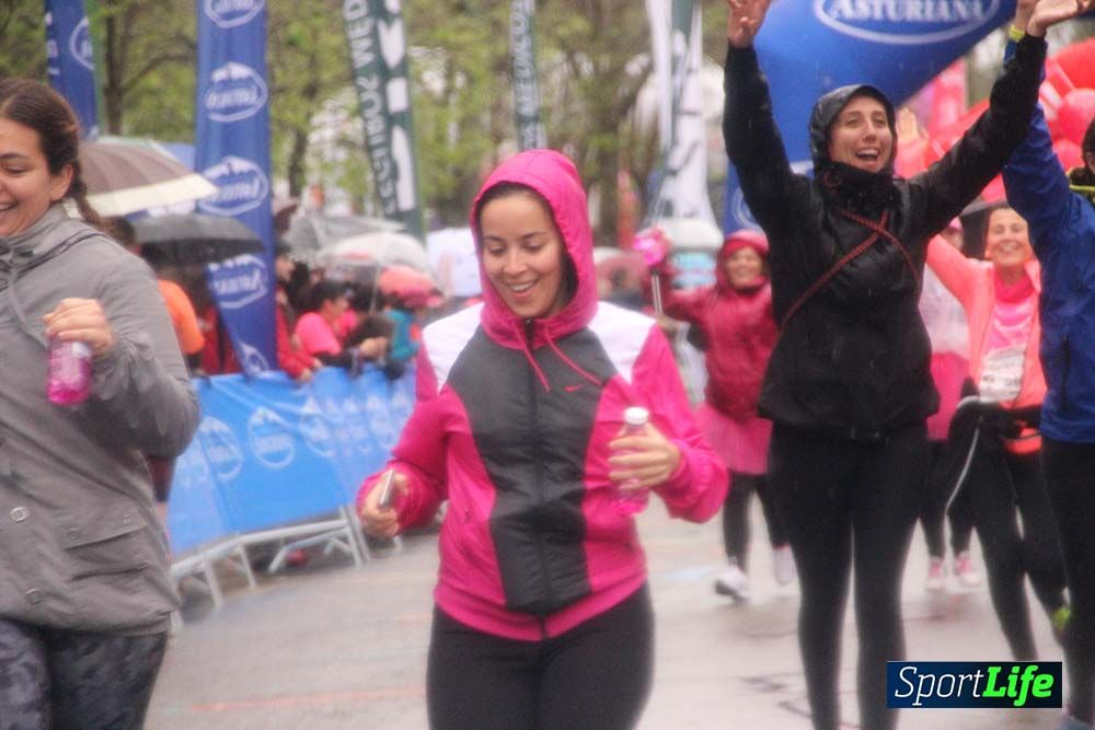 Carrera de la Mujer Madrid meta 5 Arco derecho de 10.16 a 10.33