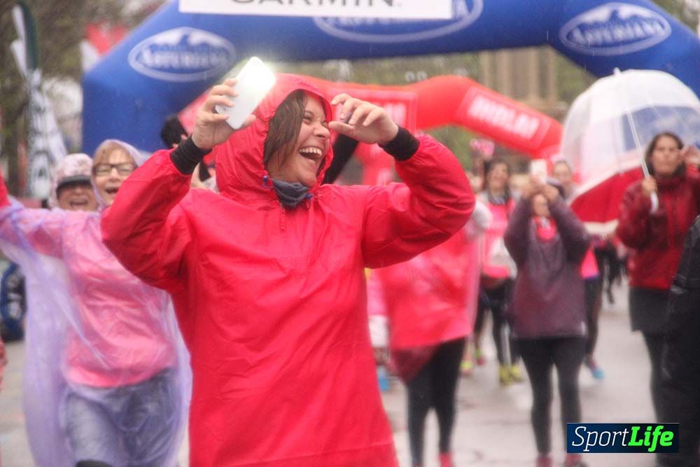 Carrera de la Mujer Madrid meta 5 Arco derecho de 10.16 a 10.33