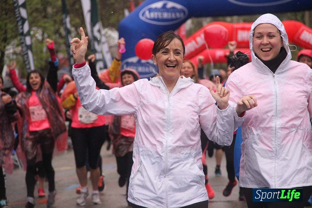 Carrera de la Mujer Madrid meta 5 Arco derecho de 10.16 a 10.33