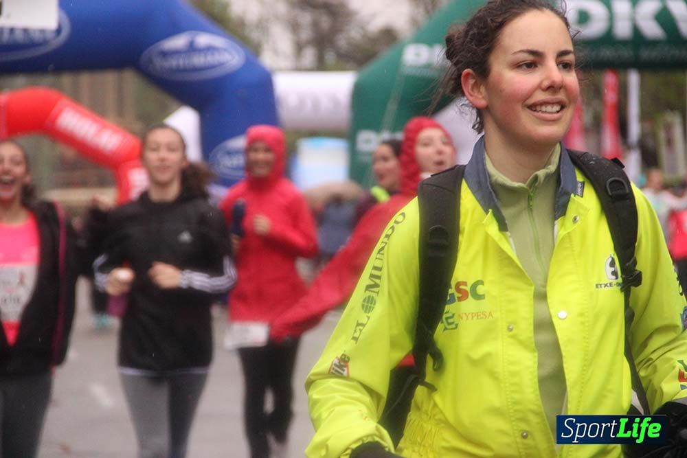 Carrera de la Mujer Madrid meta 5 Arco derecho de 10.16 a 10.33