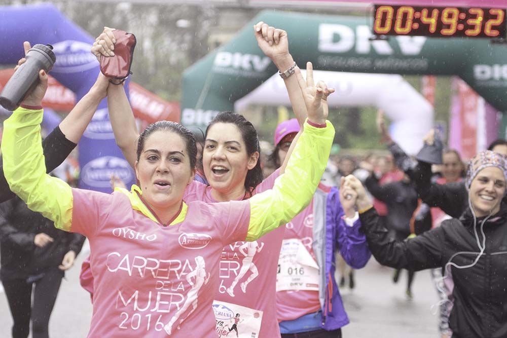 Carrera de la Mujer Madrid Meta 10 Arco izquierdo de 9.48 a 10.00