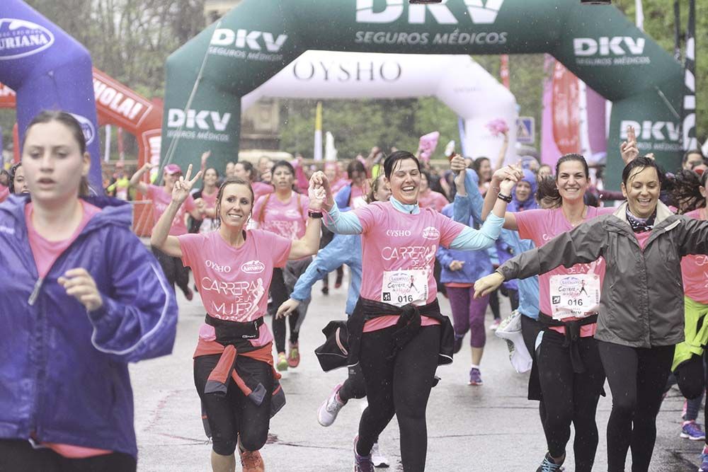 Carrera de la Mujer Madrid Meta 10 Arco izquierdo de 9.48 a 10.00