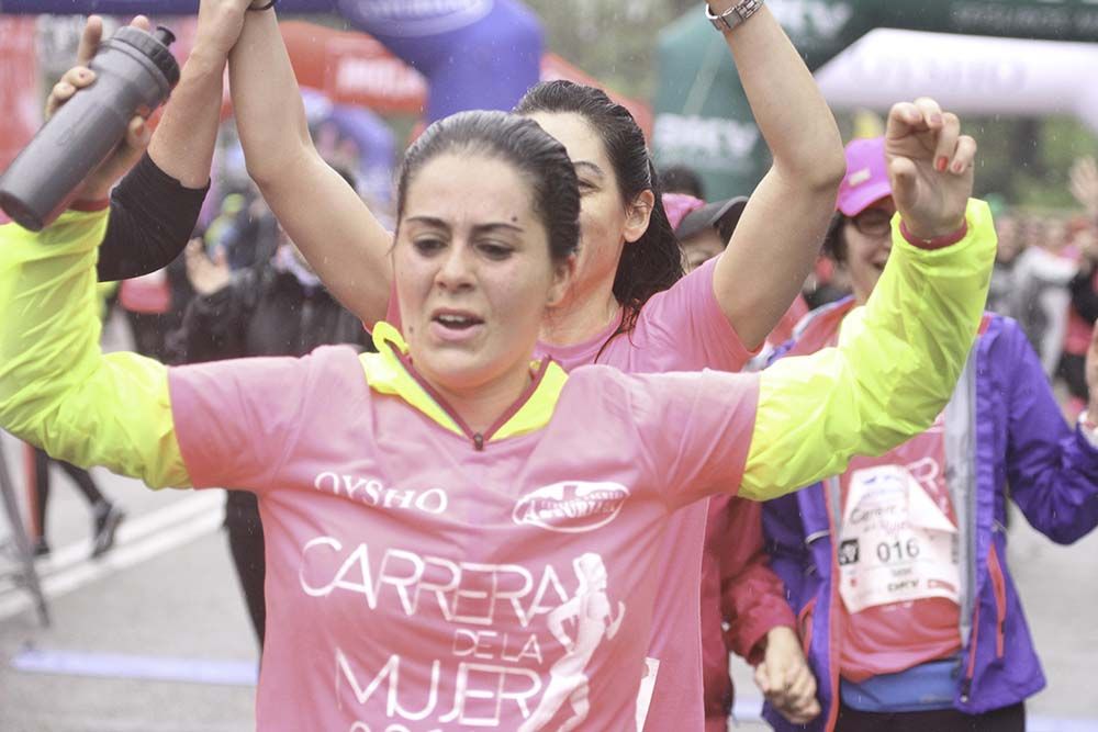 Carrera de la Mujer Madrid Meta 10 Arco izquierdo de 9.48 a 10.00