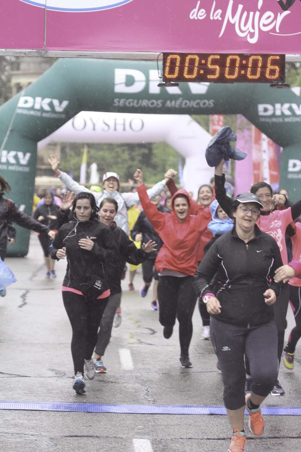 Carrera de la Mujer Madrid Meta 10 Arco izquierdo de 9.48 a 10.00