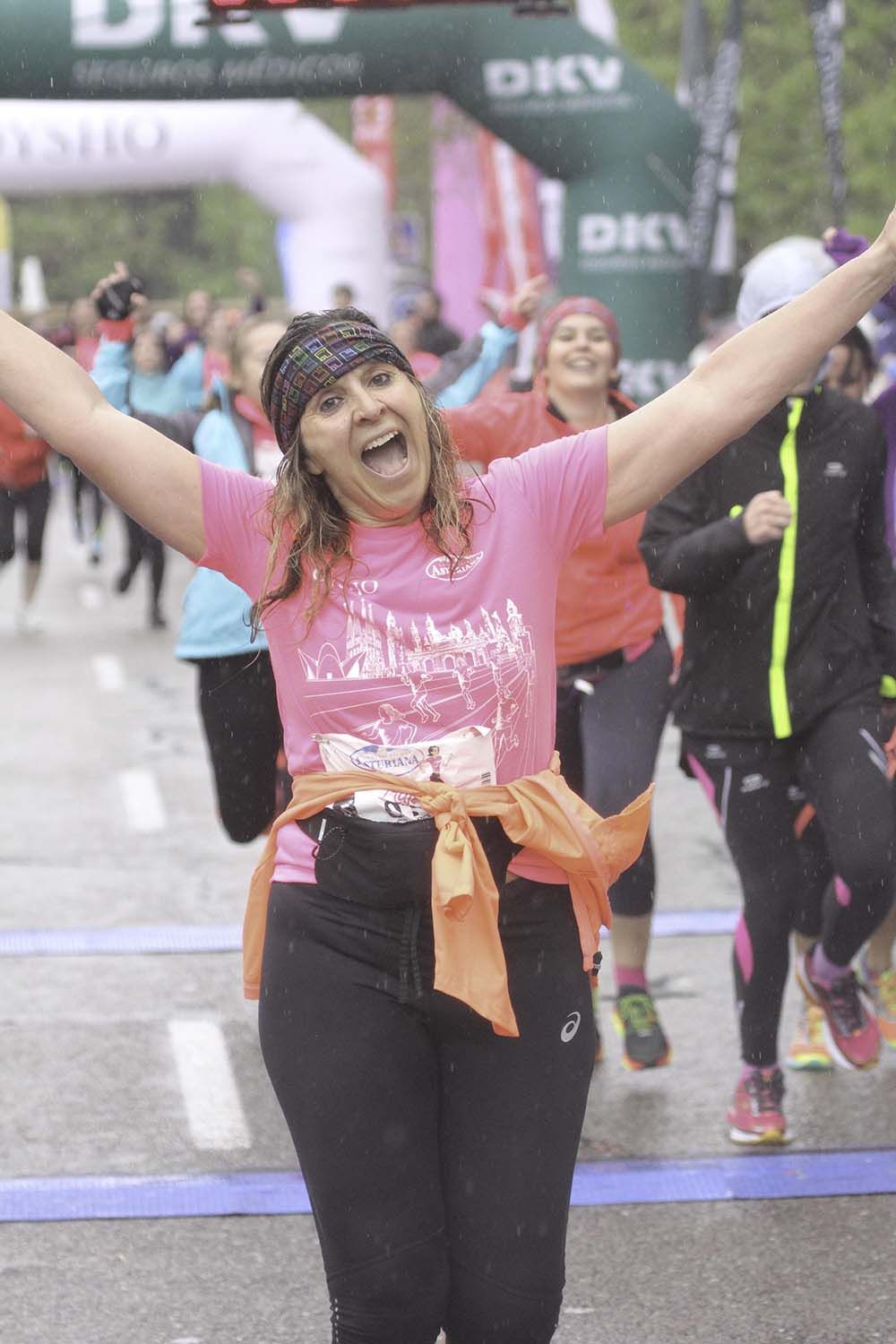 Carrera de la Mujer Madrid Meta 10 Arco izquierdo de 9.48 a 10.00