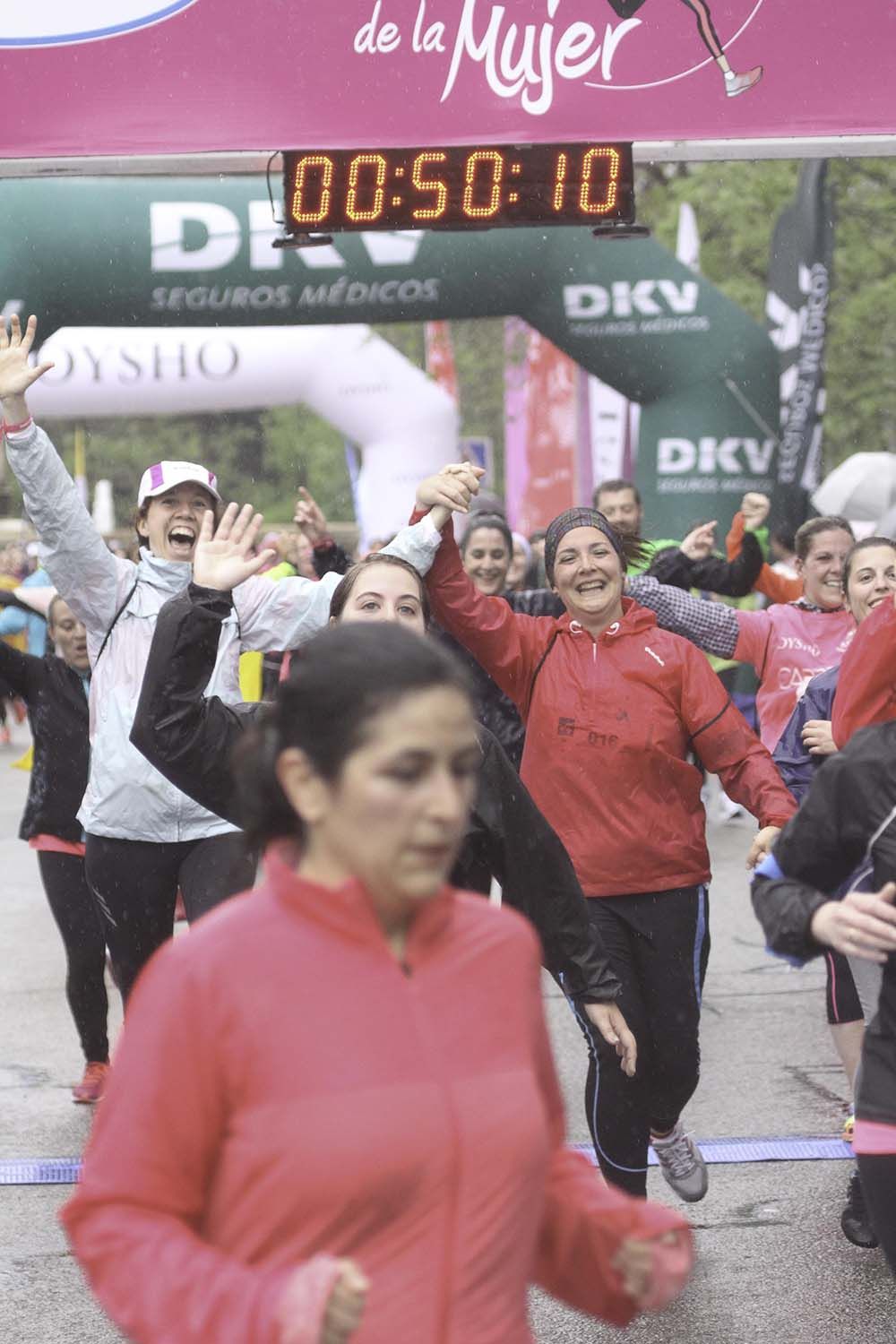 Carrera de la Mujer Madrid Meta 10 Arco izquierdo de 9.48 a 10.00