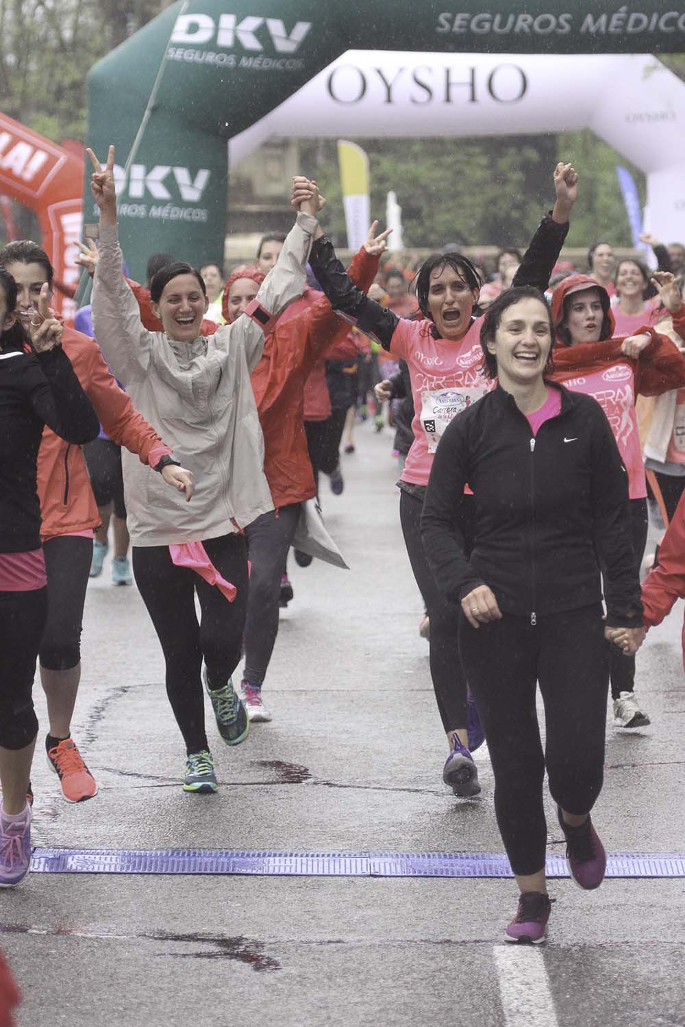Carrera de la Mujer Madrid Meta 10 Arco izquierdo de 9.48 a 10.00