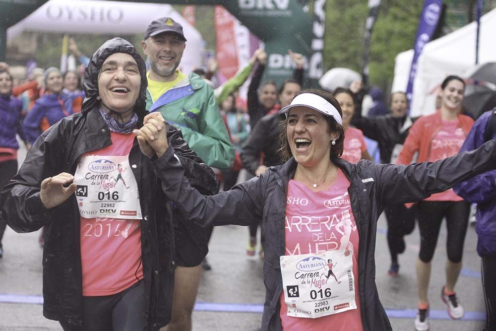 Carrera de la Mujer Madrid Meta 10 Arco izquierdo de 9.48 a 10.00