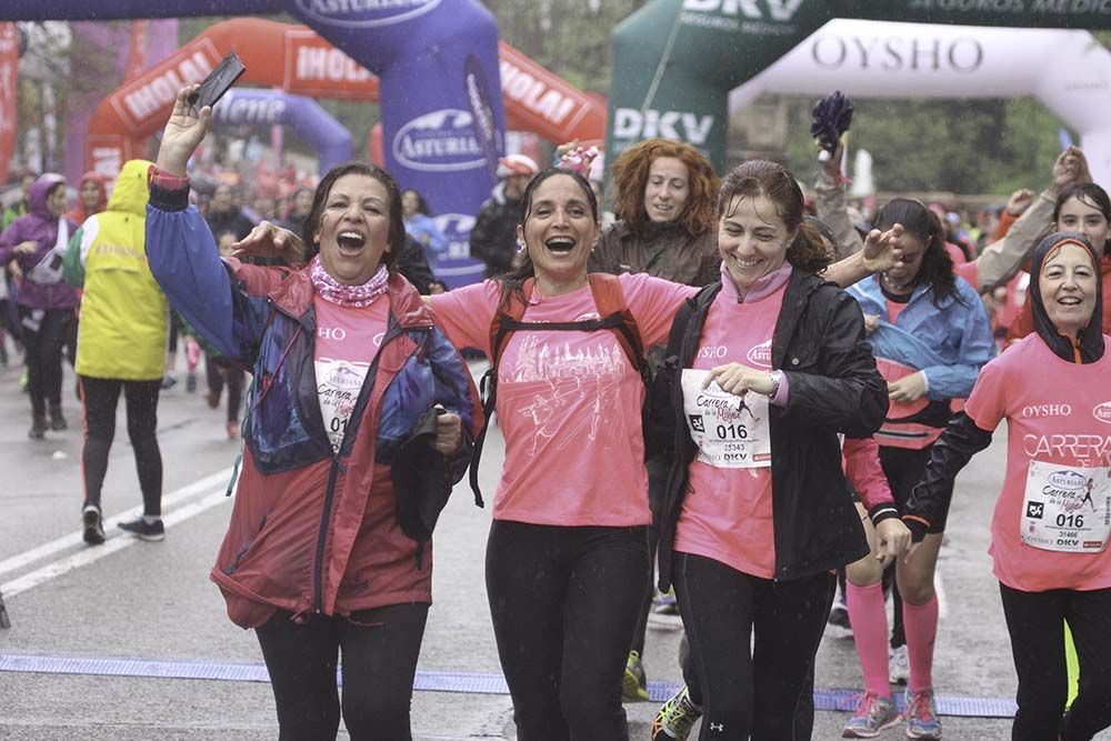 Carrera de la Mujer Madrid Meta 10 Arco izquierdo de 9.48 a 10.00