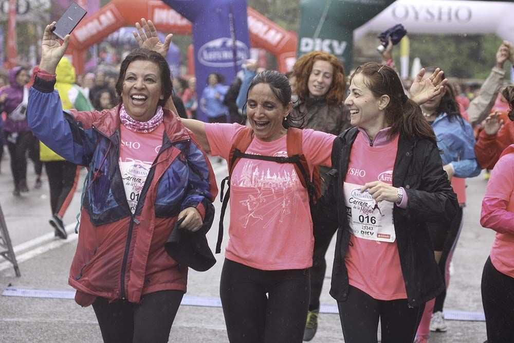 Carrera de la Mujer Madrid Meta 10 Arco izquierdo de 9.48 a 10.00