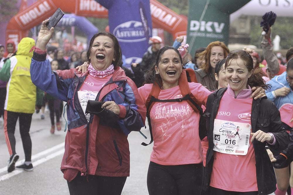 Carrera de la Mujer Madrid Meta 10 Arco izquierdo de 9.48 a 10.00