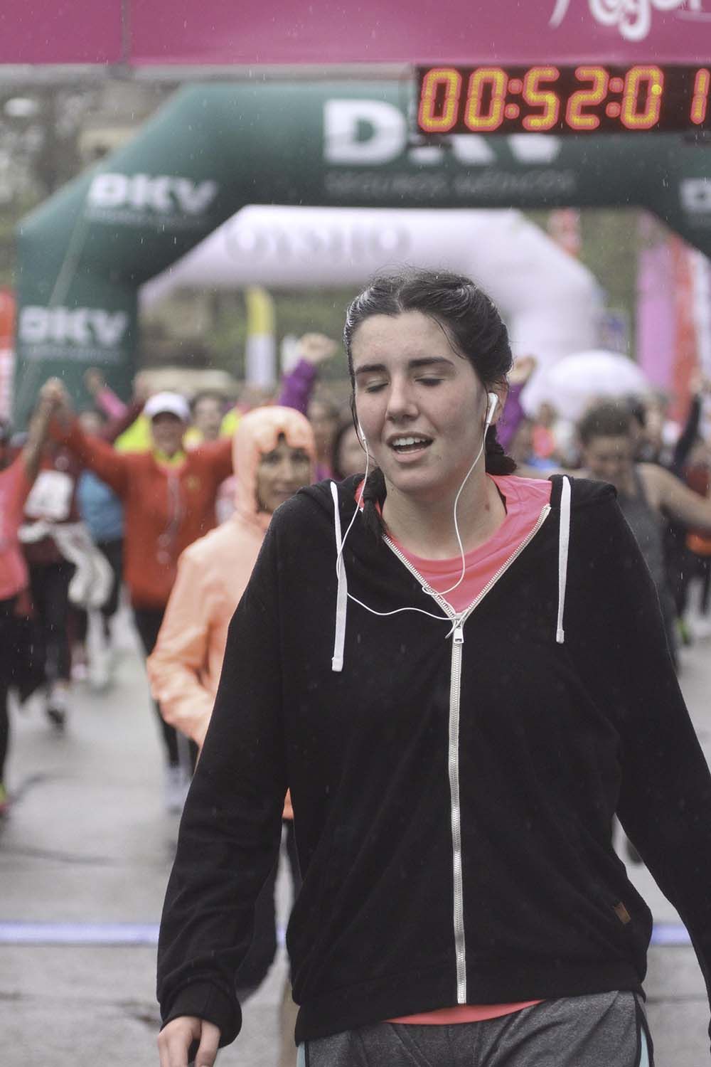Carrera de la Mujer Madrid Meta 10 Arco izquierdo de 9.48 a 10.00