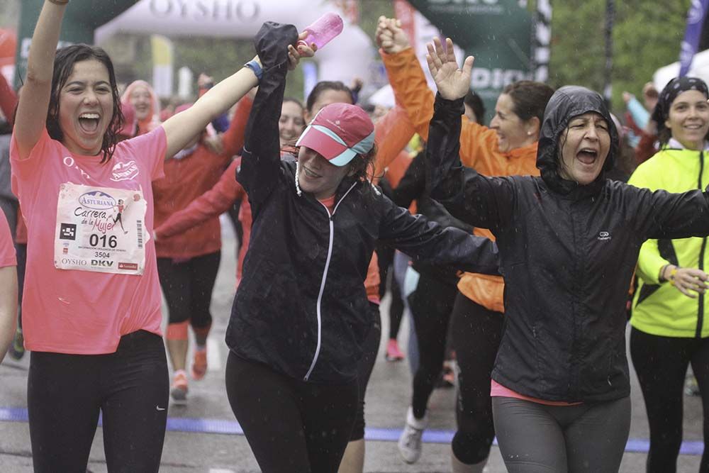 Carrera de la Mujer Madrid Meta 10 Arco izquierdo de 9.48 a 10.00