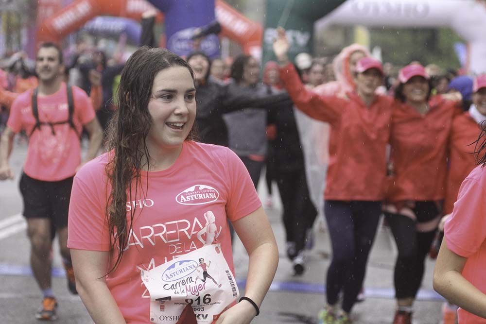 Carrera de la Mujer Madrid Meta 10 Arco izquierdo de 9.48 a 10.00