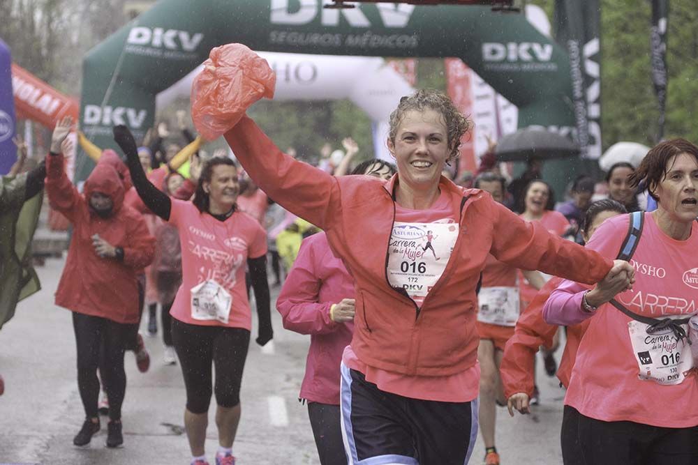 Carrera de la Mujer Madrid Meta 10 Arco izquierdo de 9.48 a 10.00
