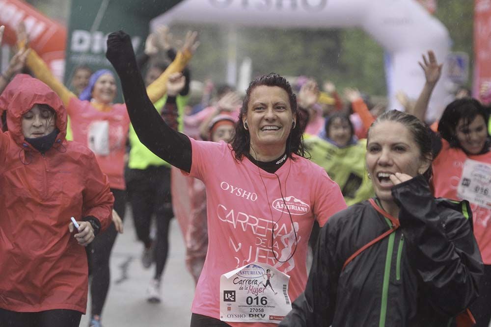 Carrera de la Mujer Madrid Meta 10 Arco izquierdo de 9.48 a 10.00