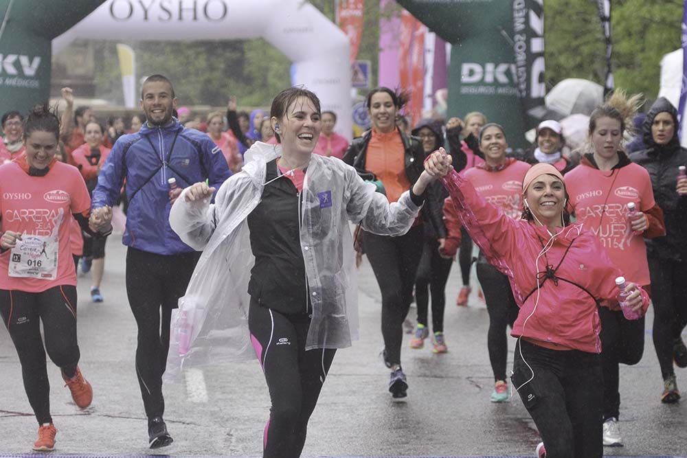 Carrera de la Mujer Madrid Meta 10 Arco izquierdo de 9.48 a 10.00