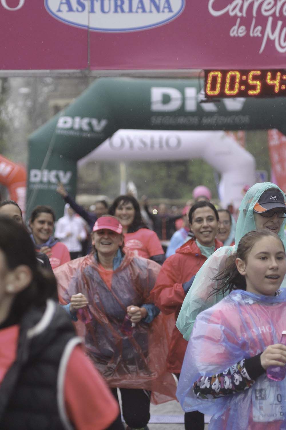 Carrera de la Mujer Madrid Meta 10 Arco izquierdo de 9.48 a 10.00