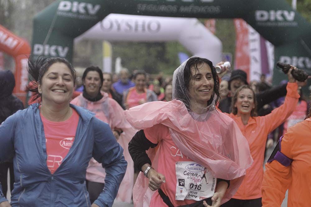 Carrera de la Mujer Madrid Meta 10 Arco izquierdo de 9.48 a 10.00