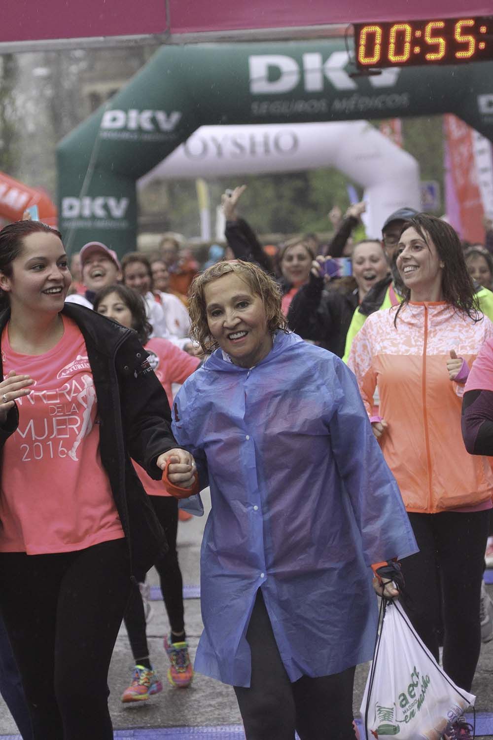 Carrera de la Mujer Madrid Meta 10 Arco izquierdo de 9.48 a 10.00