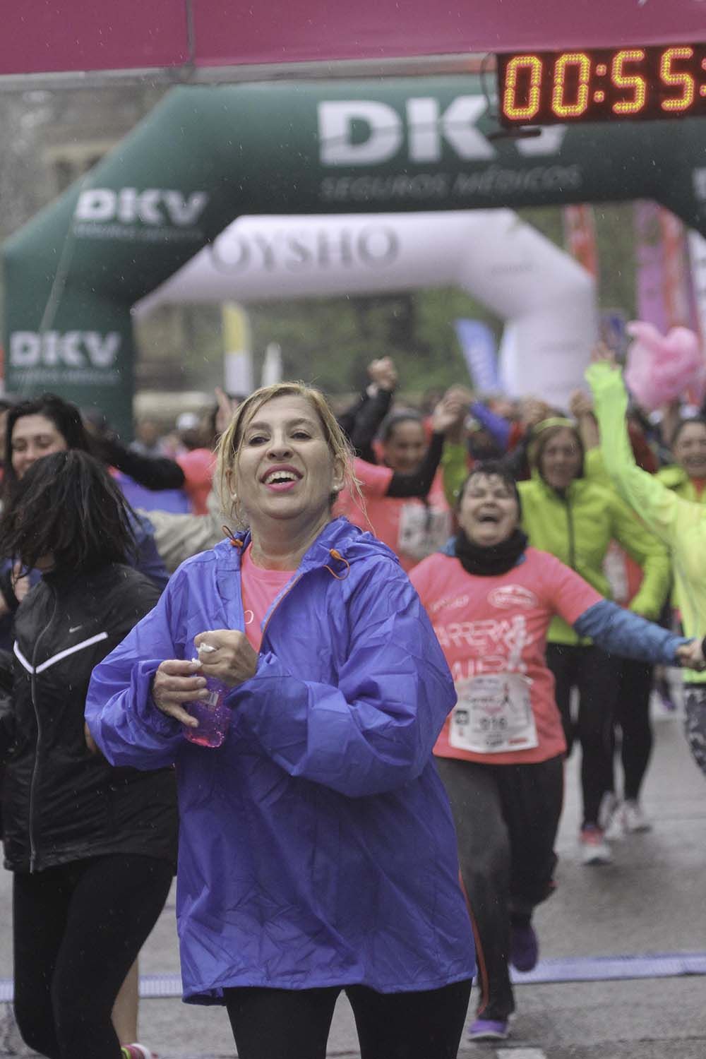 Carrera de la Mujer Madrid Meta 10 Arco izquierdo de 9.48 a 10.00