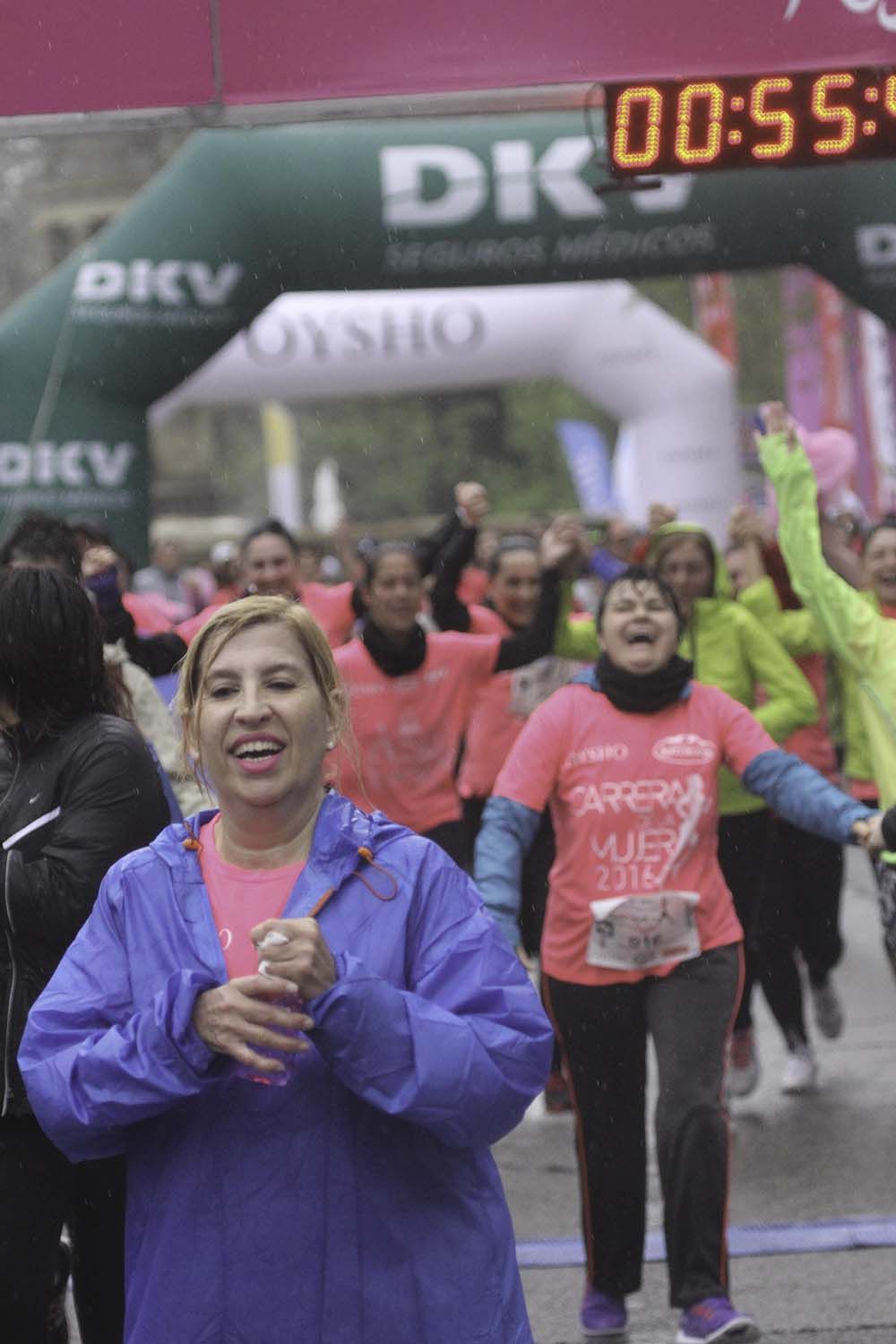 Carrera de la Mujer Madrid Meta 10 Arco izquierdo de 9.48 a 10.00