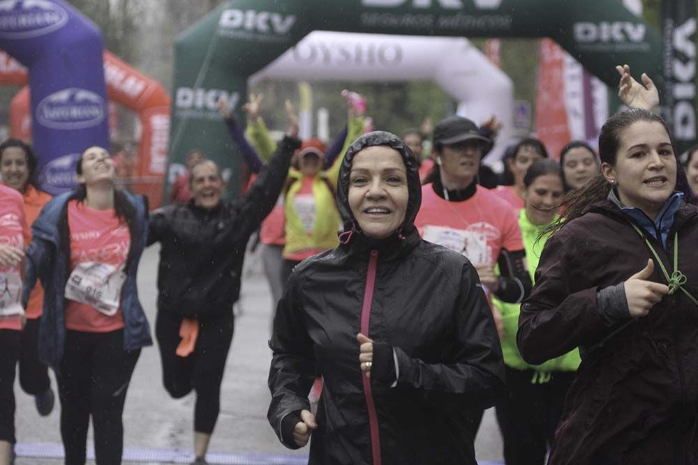 Carrera de la Mujer Madrid Meta 10 Arco izquierdo de 9.48 a 10.00