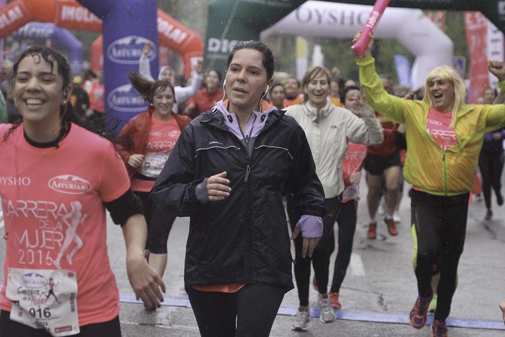 Carrera de la Mujer Madrid Meta 10 Arco izquierdo de 9.48 a 10.00