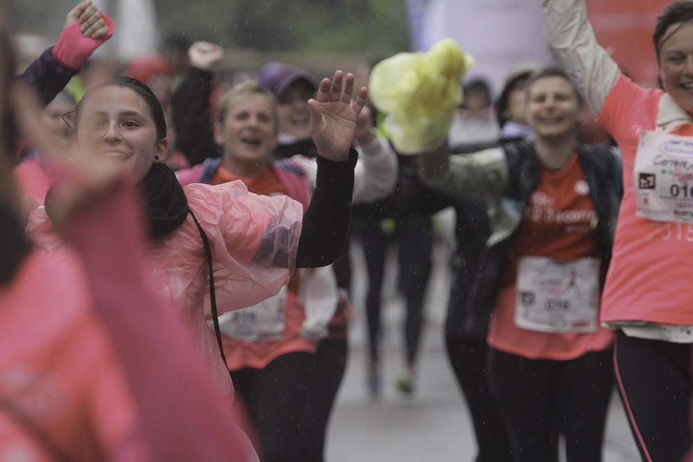 Carrera de la Mujer Madrid Meta 10 Arco izquierdo de 9.48 a 10.00