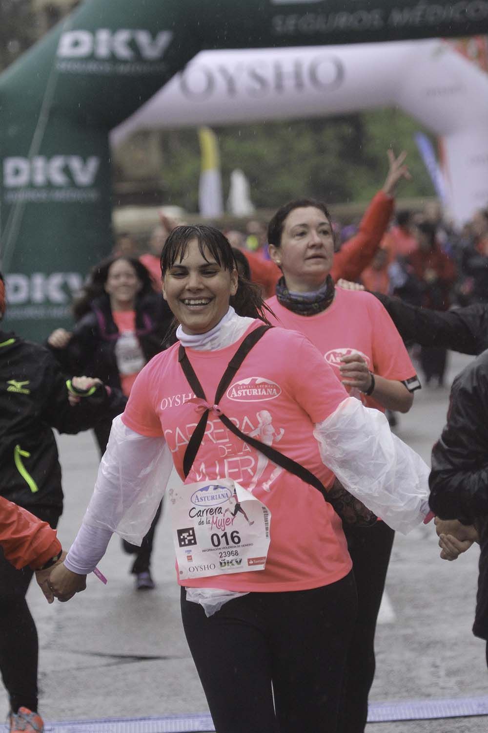 Carrera de la Mujer Madrid Meta 10 Arco izquierdo de 9.48 a 10.00