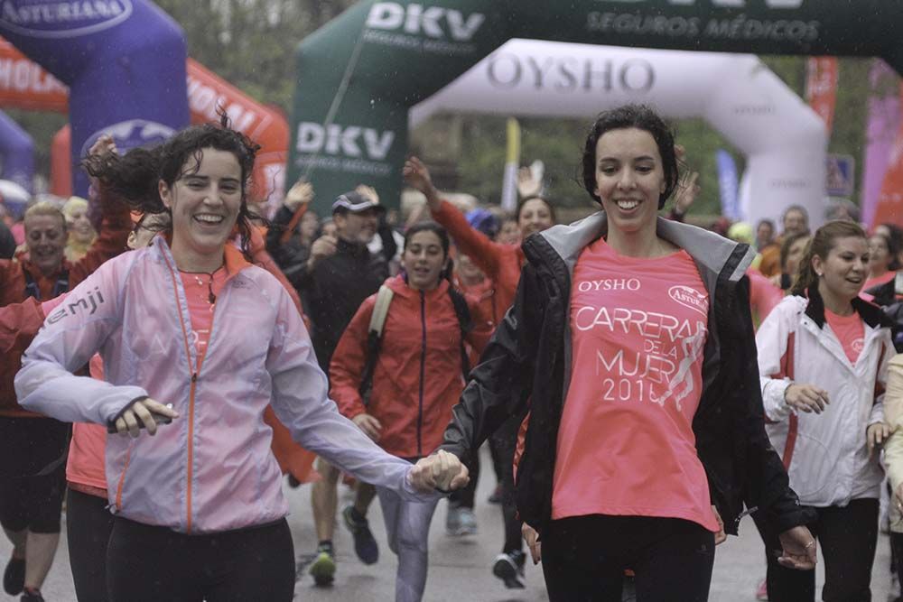 Carrera de la Mujer Madrid Meta 10 Arco izquierdo de 9.48 a 10.00