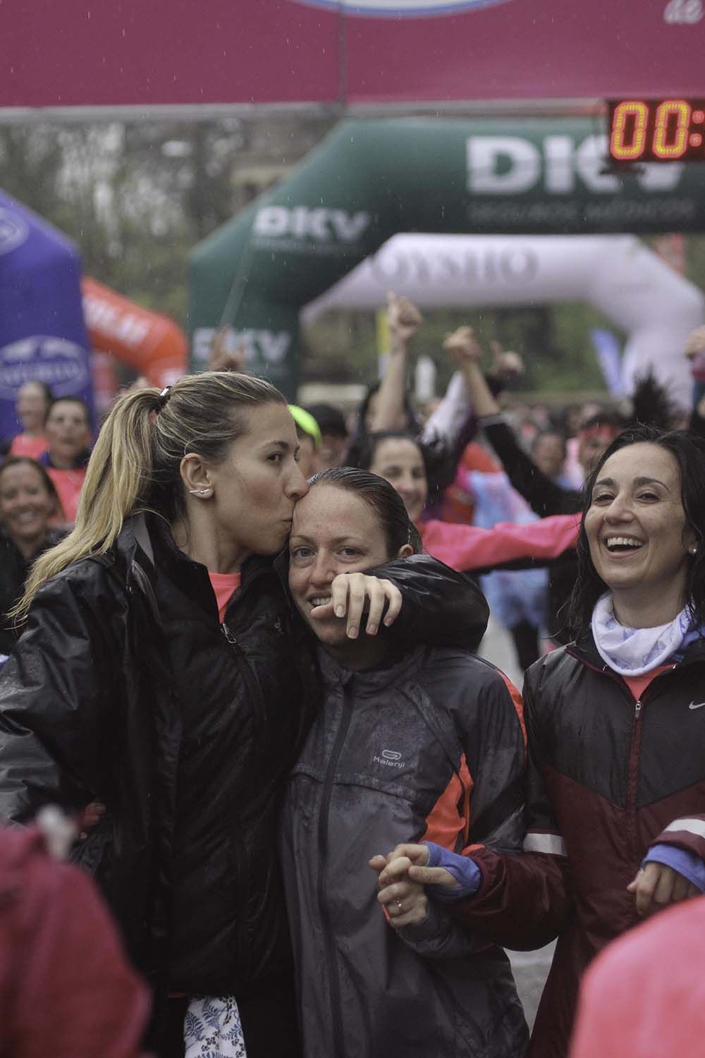 Carrera de la Mujer Madrid Meta 10 Arco izquierdo de 9.48 a 10.00