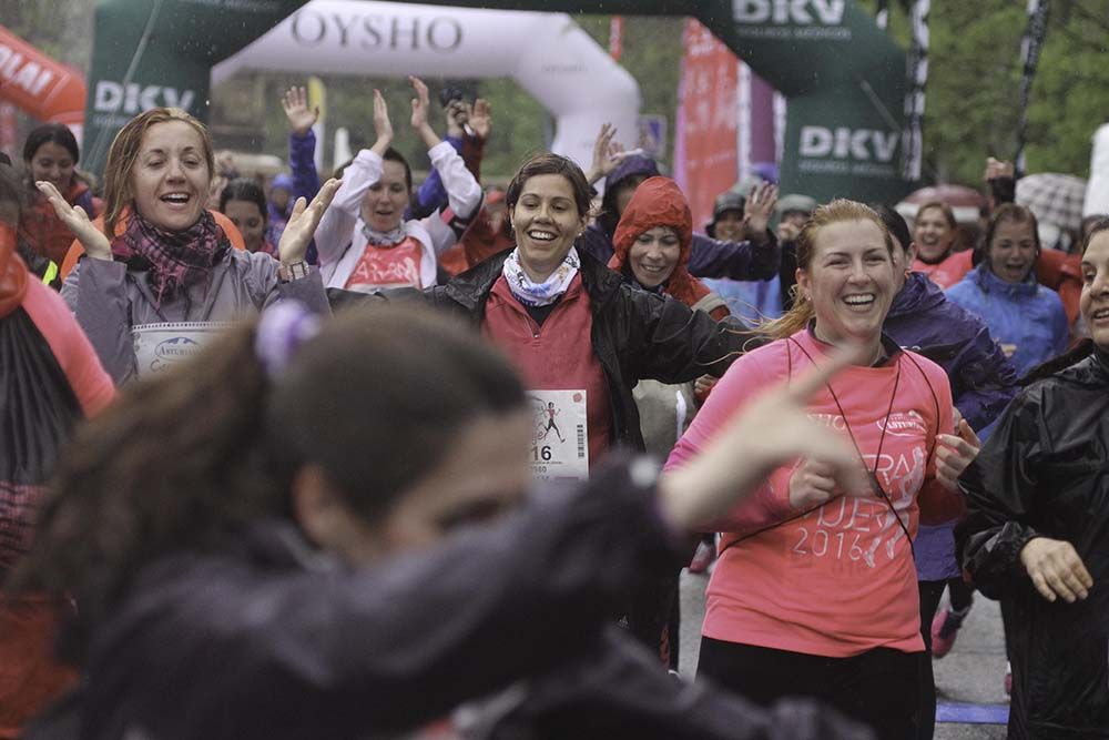 Carrera de la Mujer Madrid Meta 10 Arco izquierdo de 9.48 a 10.00