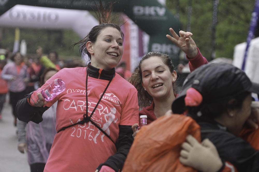 Carrera de la Mujer Madrid Meta 10 Arco izquierdo de 9.48 a 10.00
