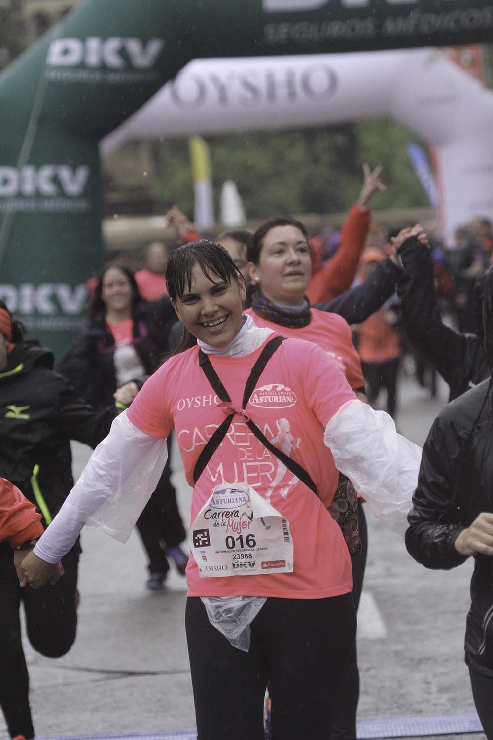 Carrera de la Mujer Madrid Meta 10 Arco izquierdo de 9.48 a 10.00