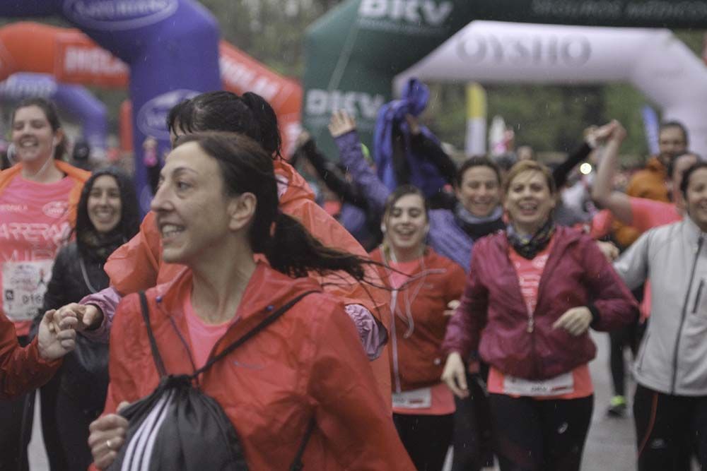 Carrera de la Mujer Madrid Meta 10 Arco izquierdo de 9.48 a 10.00