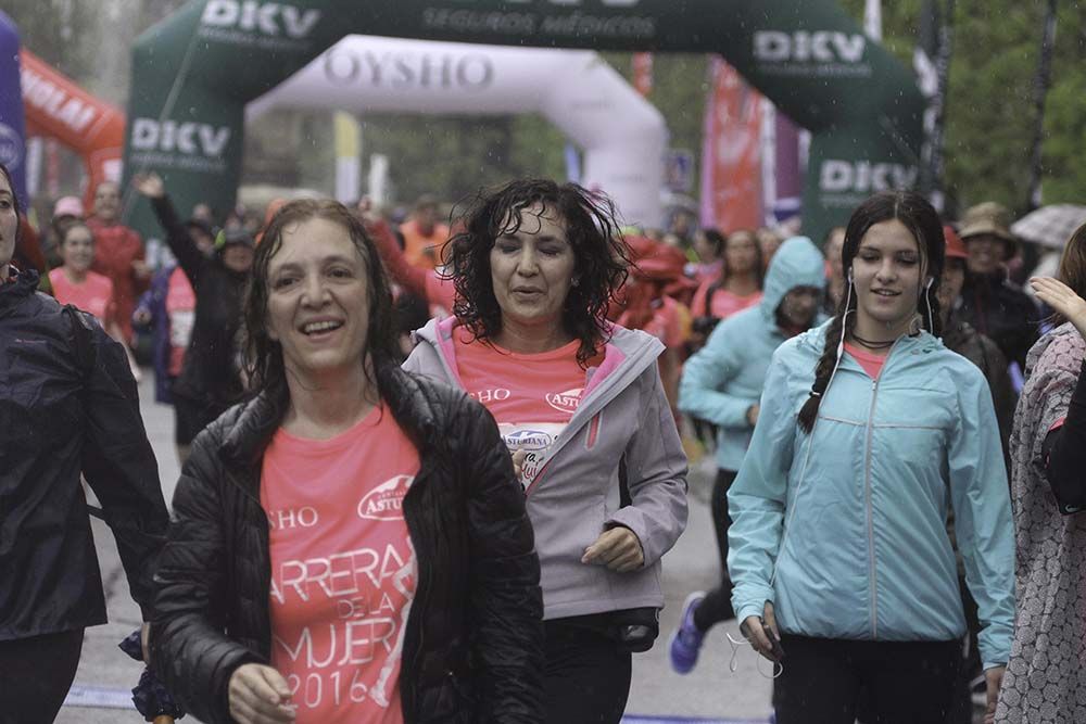 Carrera de la Mujer Madrid Meta 10 Arco izquierdo de 9.48 a 10.00