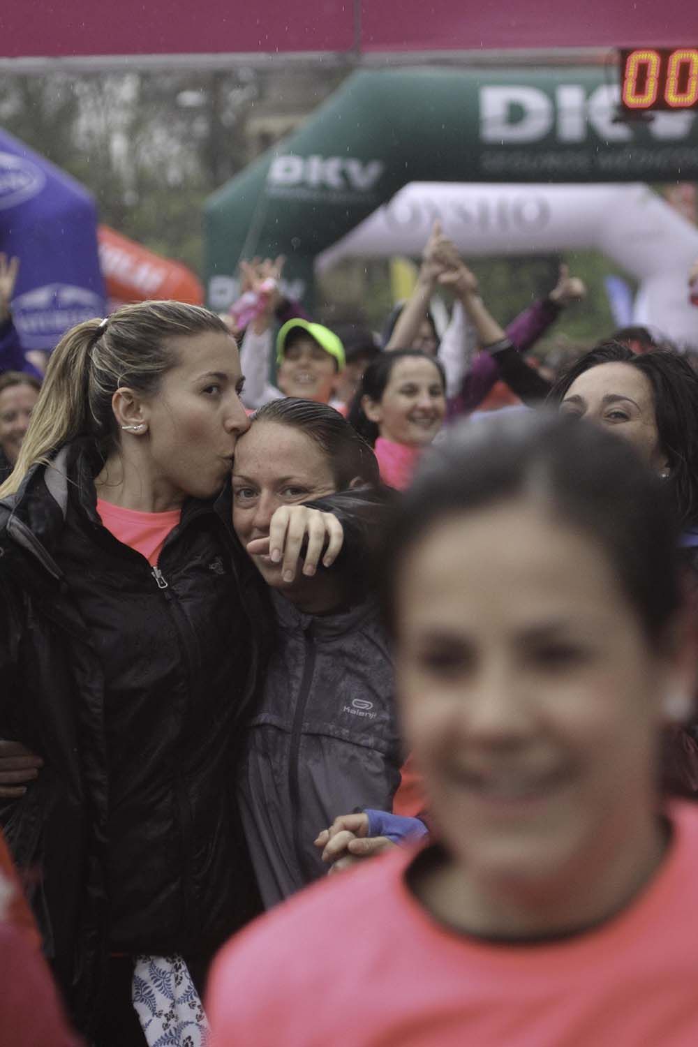 Carrera de la Mujer Madrid Meta 10 Arco izquierdo de 9.48 a 10.00