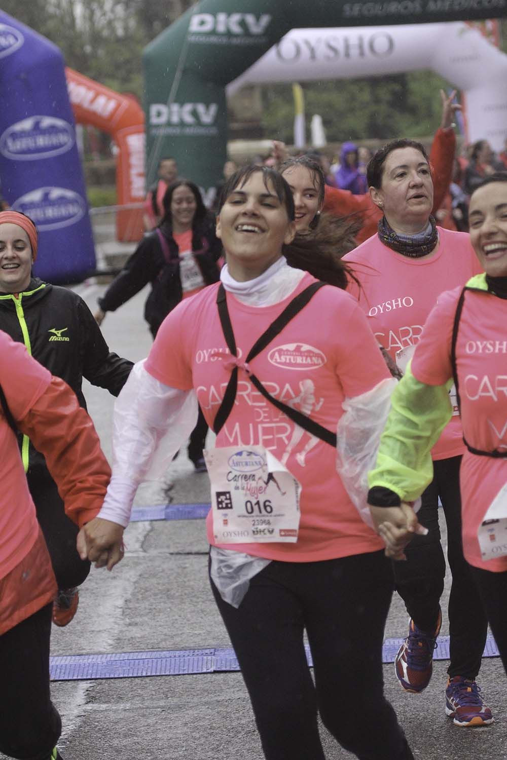 Carrera de la Mujer Madrid Meta 10 Arco izquierdo de 9.48 a 10.00