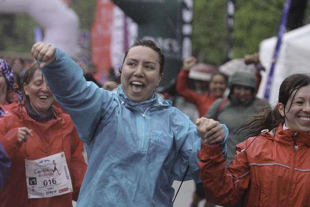 Carrera de la Mujer Madrid Meta 10 Arco izquierdo de 9.48 a 10.00