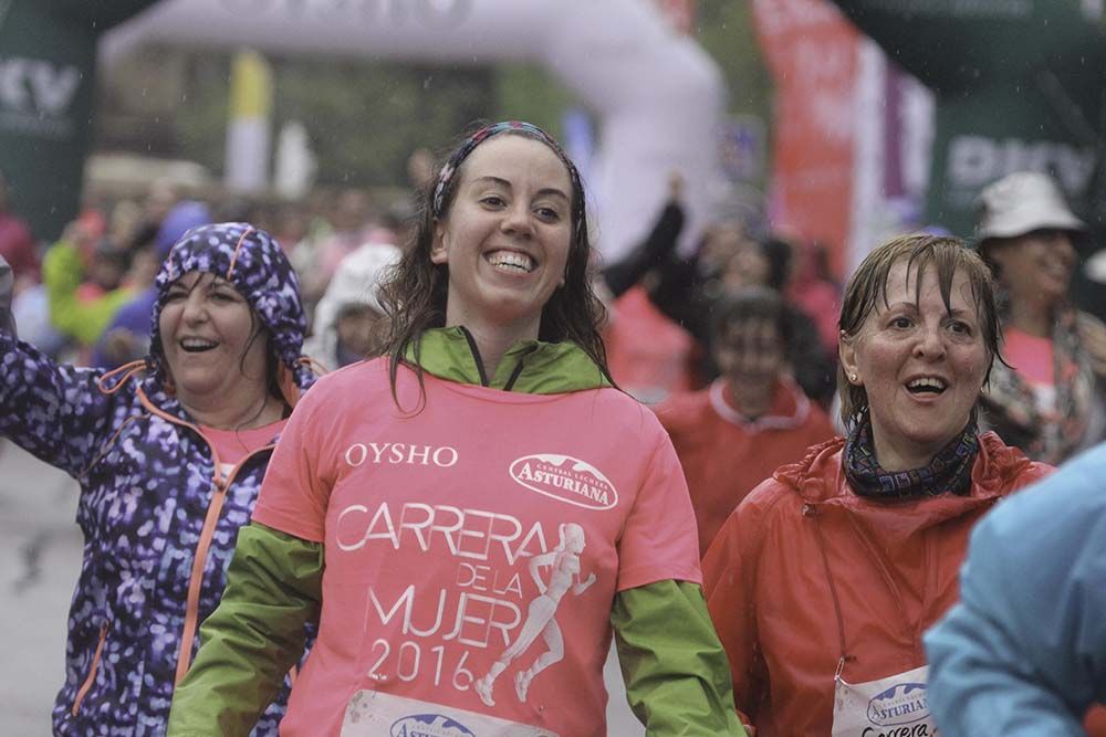 Carrera de la Mujer Madrid Meta 10 Arco izquierdo de 9.48 a 10.00