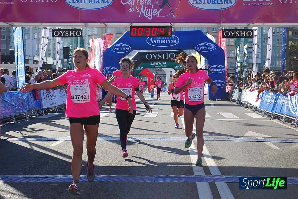 Carrera de la Mujer A Coruña meta 1 (de 00:26 a 00:35))