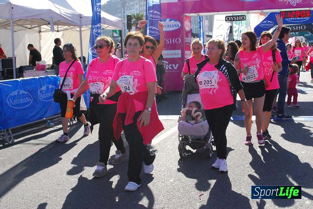 Carrera de la Mujer A Coruña meta 9 (de 1h 23´hasta el cierre de carrera)