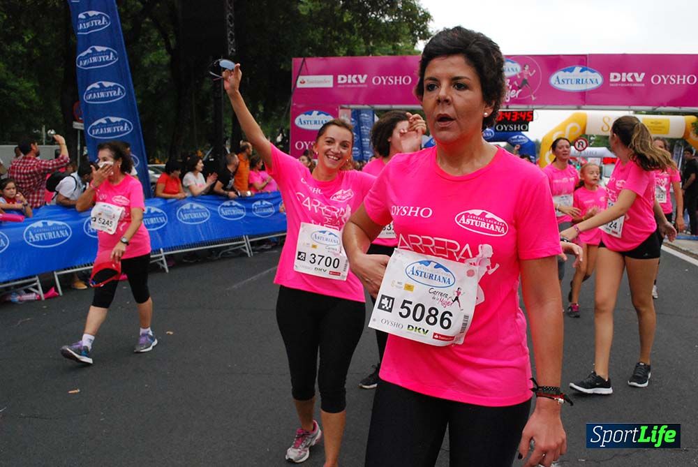 Carrera de la Mujer Sevilla meta 3 (arco derecho) desde el minuto 42 hasta el 47